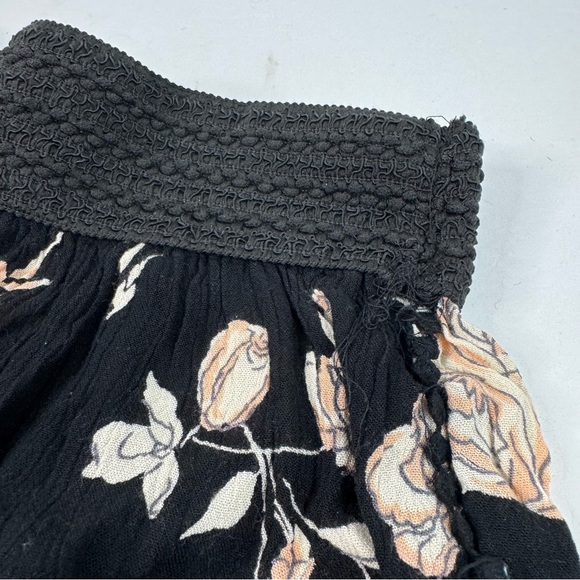 Angie Black Floral Shorts - Picture 3 of 8